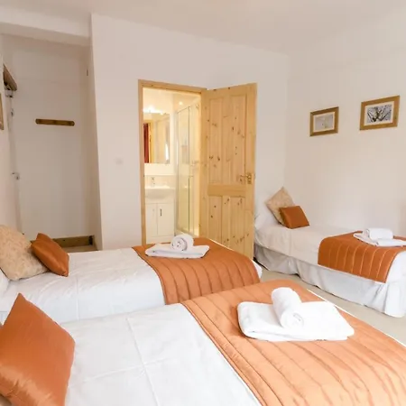 Rond Point D Arbois Hotel